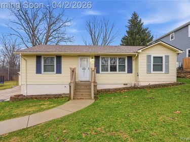 5766 Parkdale Street, Shelby Twp, MI 48317