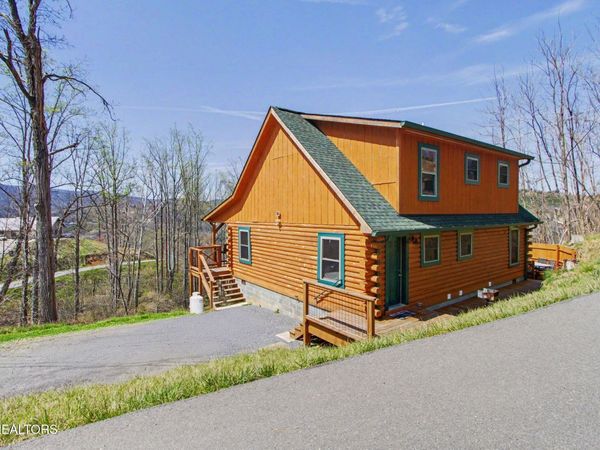 309 Tower Rd, Gatlinburg, TN 37738