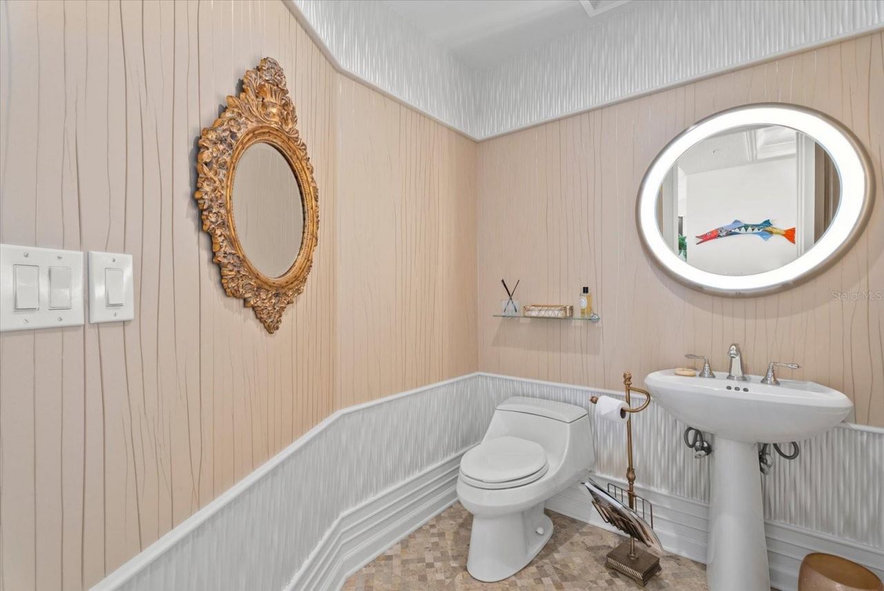 1300 Benjamin Franklin Drive, Unit 501, Sarasota, FL 34236 Photo