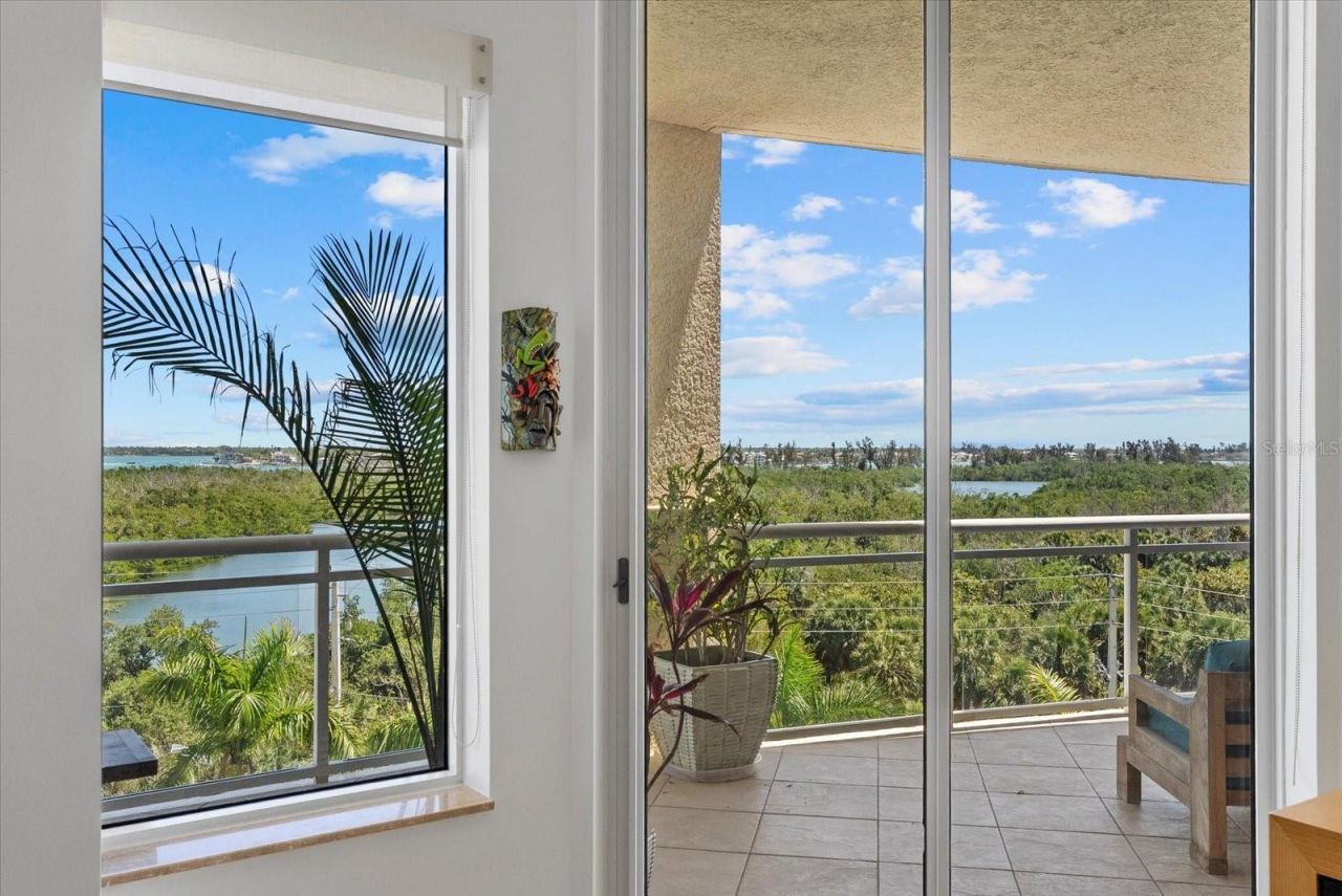 1300 Benjamin Franklin Drive, Unit 501, Sarasota, FL 34236 Photo