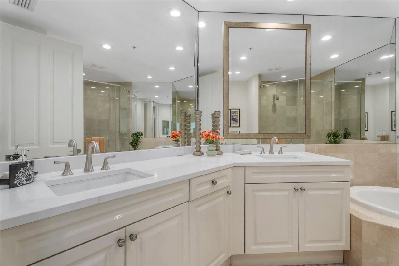 1300 Benjamin Franklin Drive, Unit 501, Sarasota, FL 34236 Photo