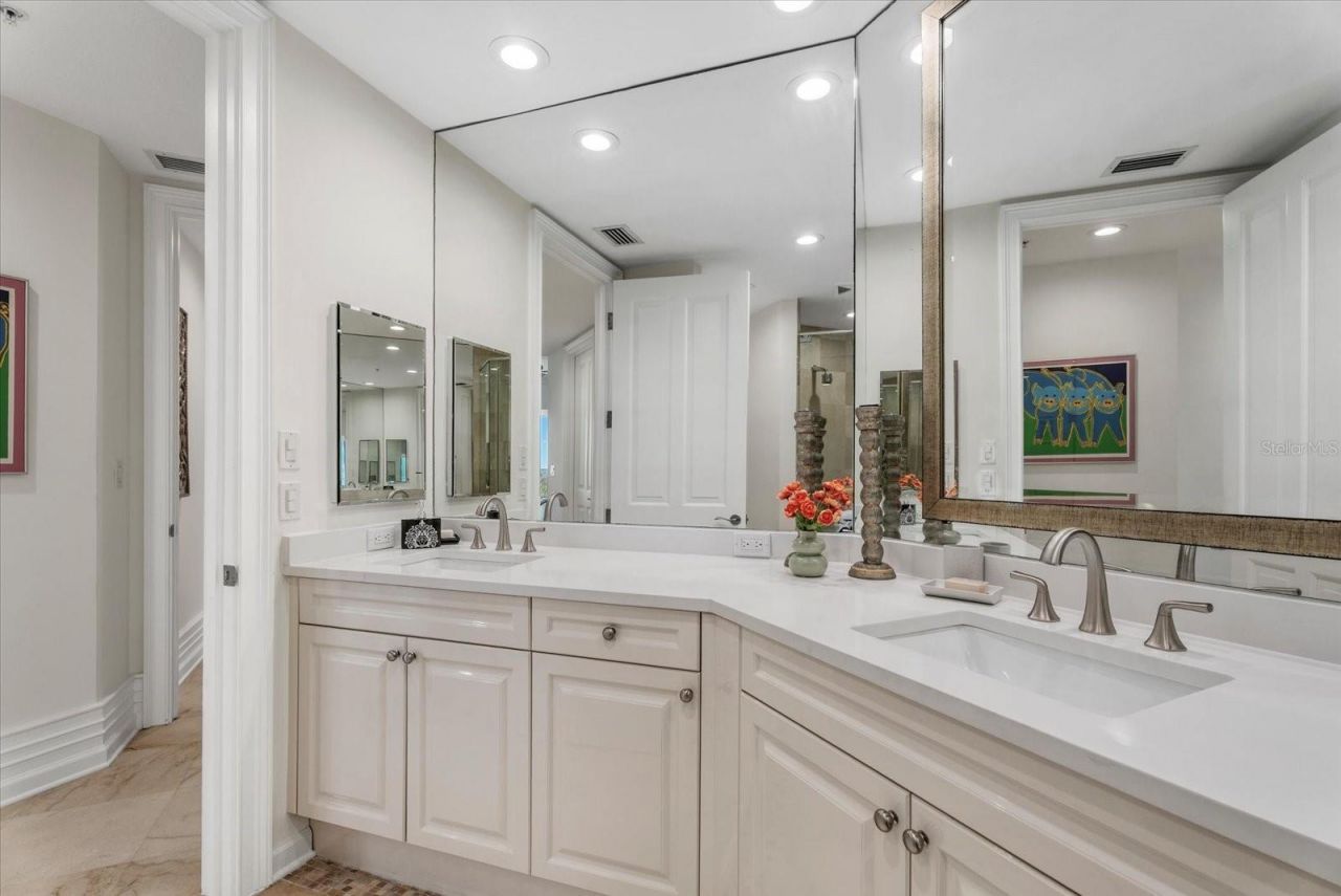 1300 Benjamin Franklin Drive, Unit 501, Sarasota, FL 34236 Photo