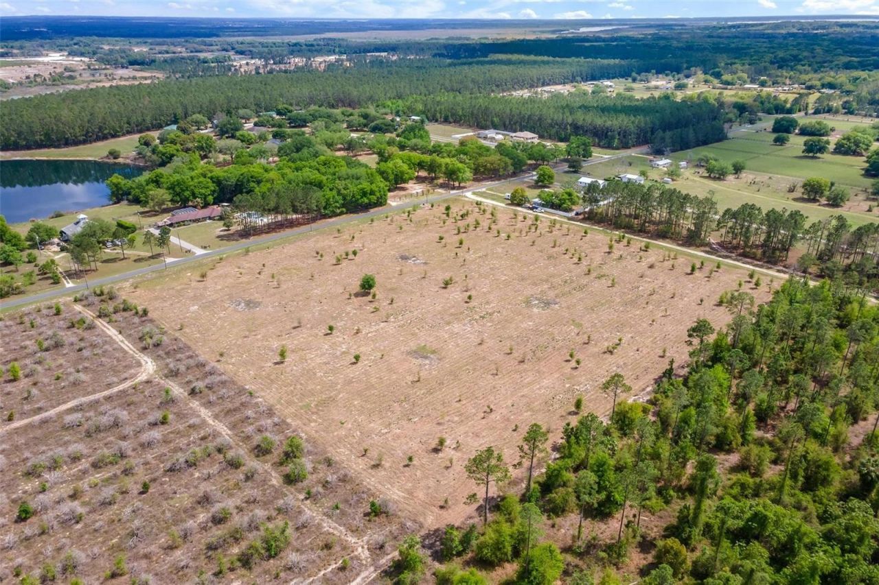 Se 170th Avenue, Weirsdale, FL 32195 Photo