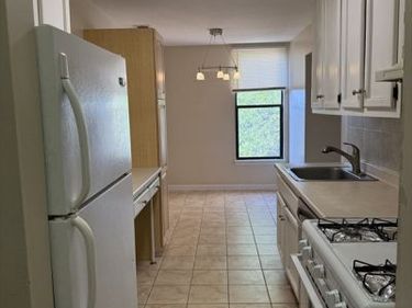 70 Shrewsbury Green Drive, Unit K, Shrewsbury, MA 01545