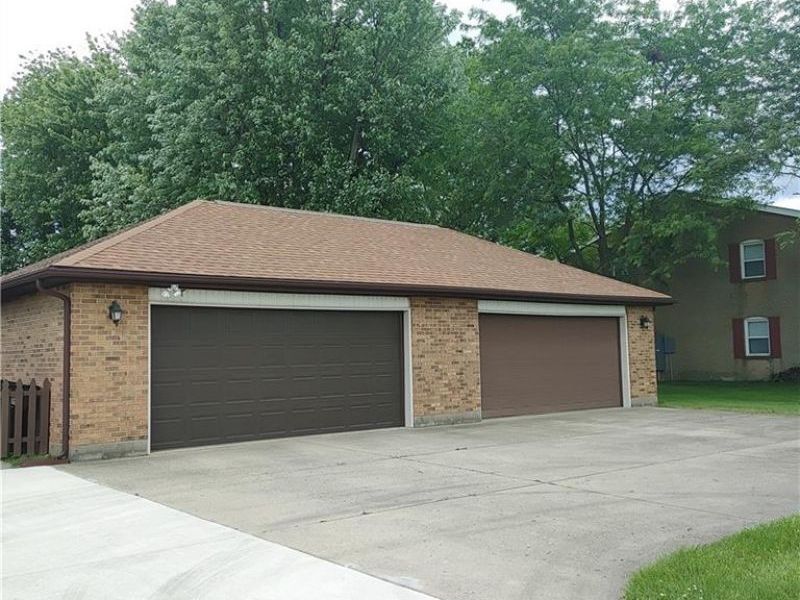 1276 Robbins Run Court, Washington Township, OH 45458 Photo 3