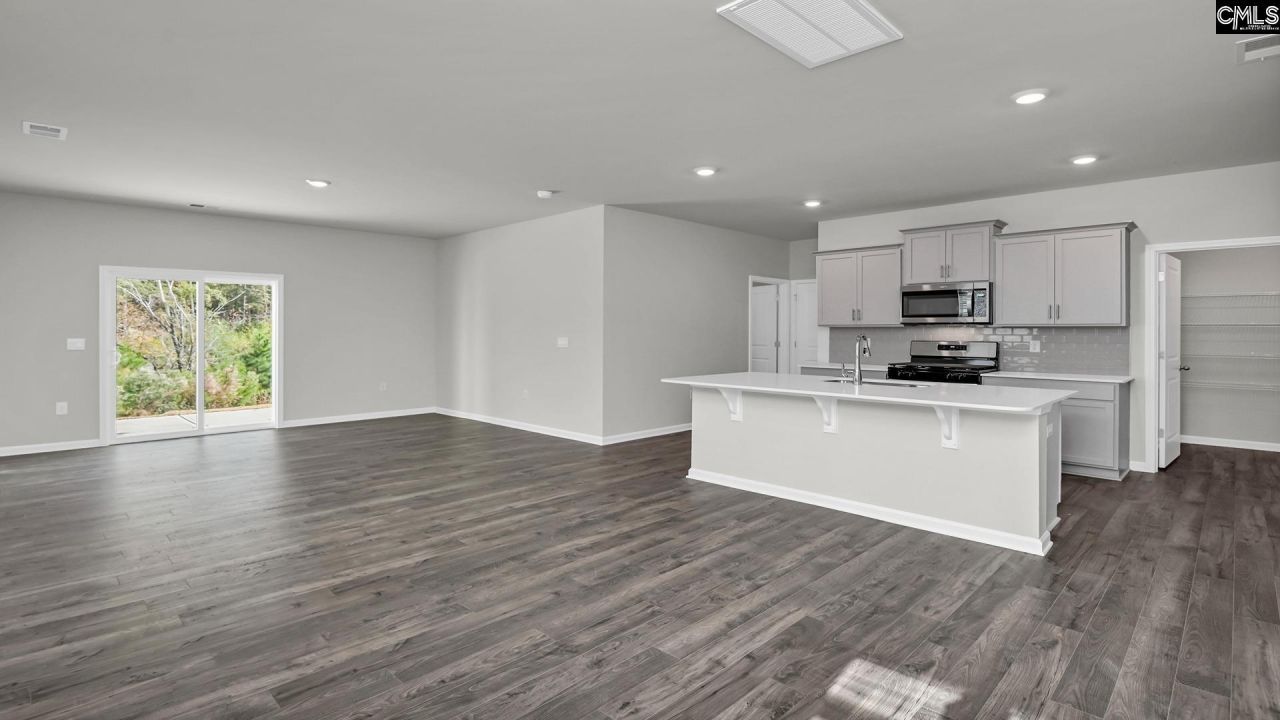 659 Glacier Road  Photo 9