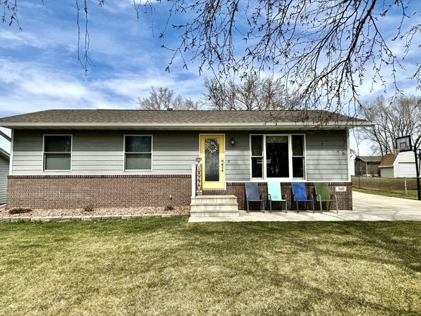 160 S Harmon Dr, Mitchell, SD 57301