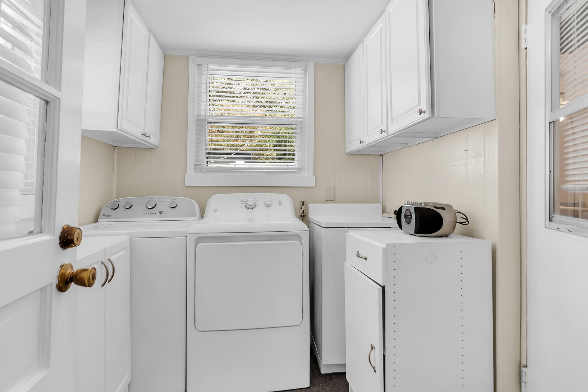 2078 Saint James Drive Photo 27