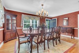 2078 Saint James Drive photo 4