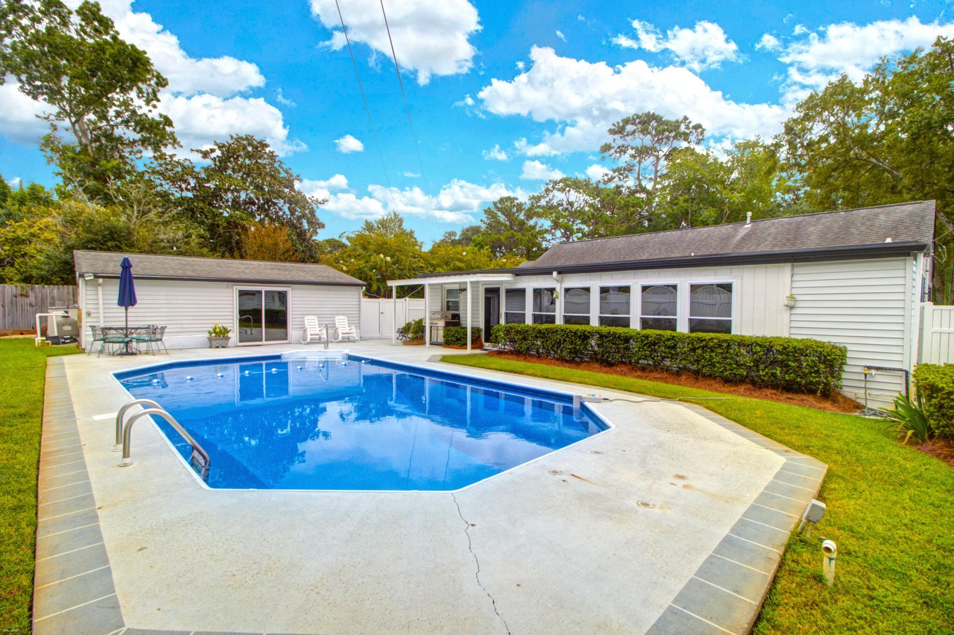 2078 Saint James Drive Photo 42