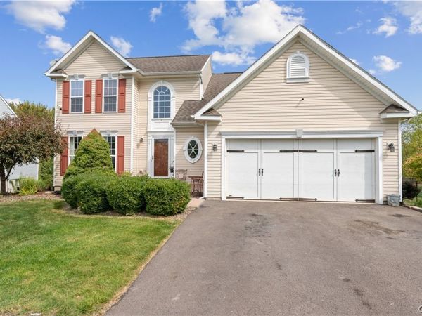 19 Cross Country Drive , Baldwinsville, NY 13027