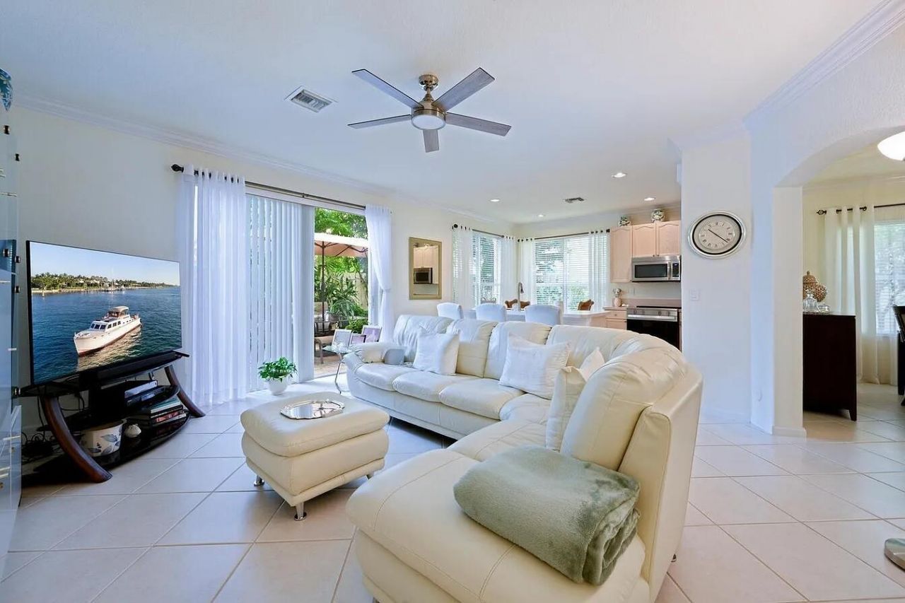 4156 Meade Way, West Palm Beach, FL 33409 Photo