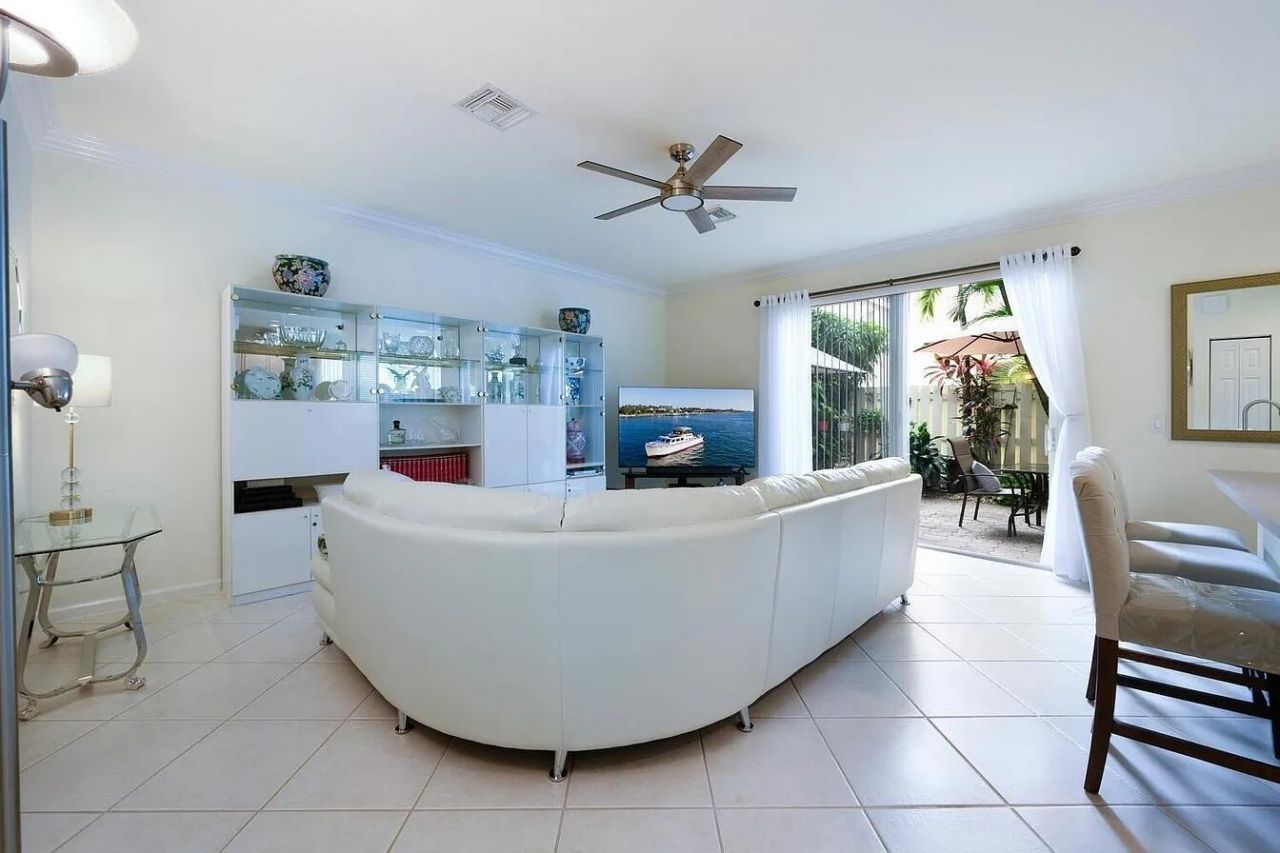 4156 Meade Way, West Palm Beach, FL 33409 Photo