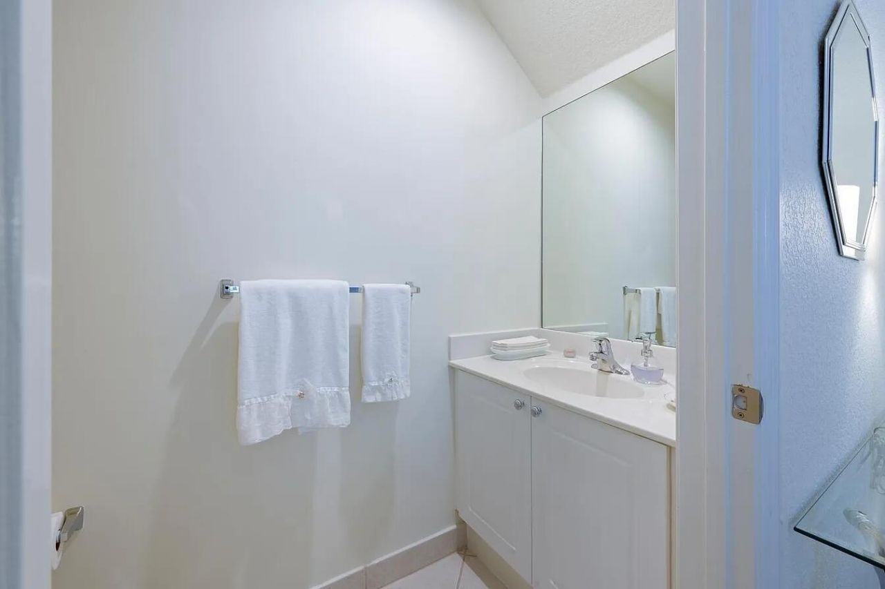 4156 Meade Way, West Palm Beach, FL 33409 Photo