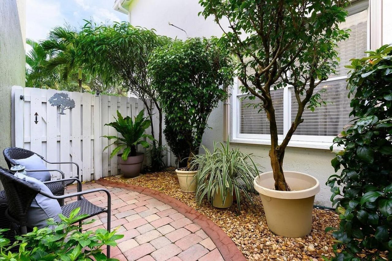 4156 Meade Way, West Palm Beach, FL 33409 Photo