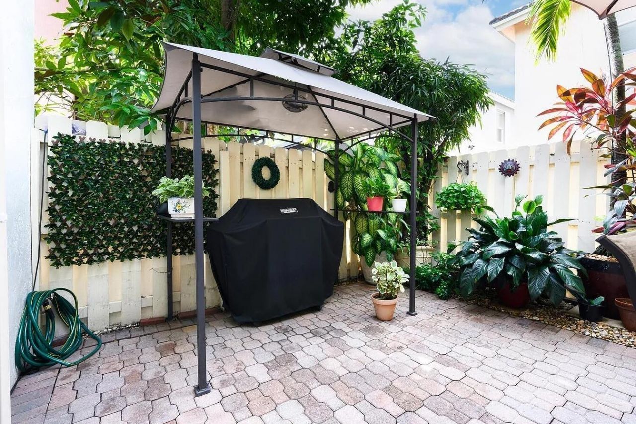 4156 Meade Way, West Palm Beach, FL 33409 Photo