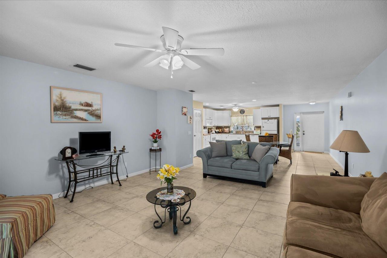 2074 SE Wild Meadow Circle, Port Saint Lucie, FL 34952 Photo