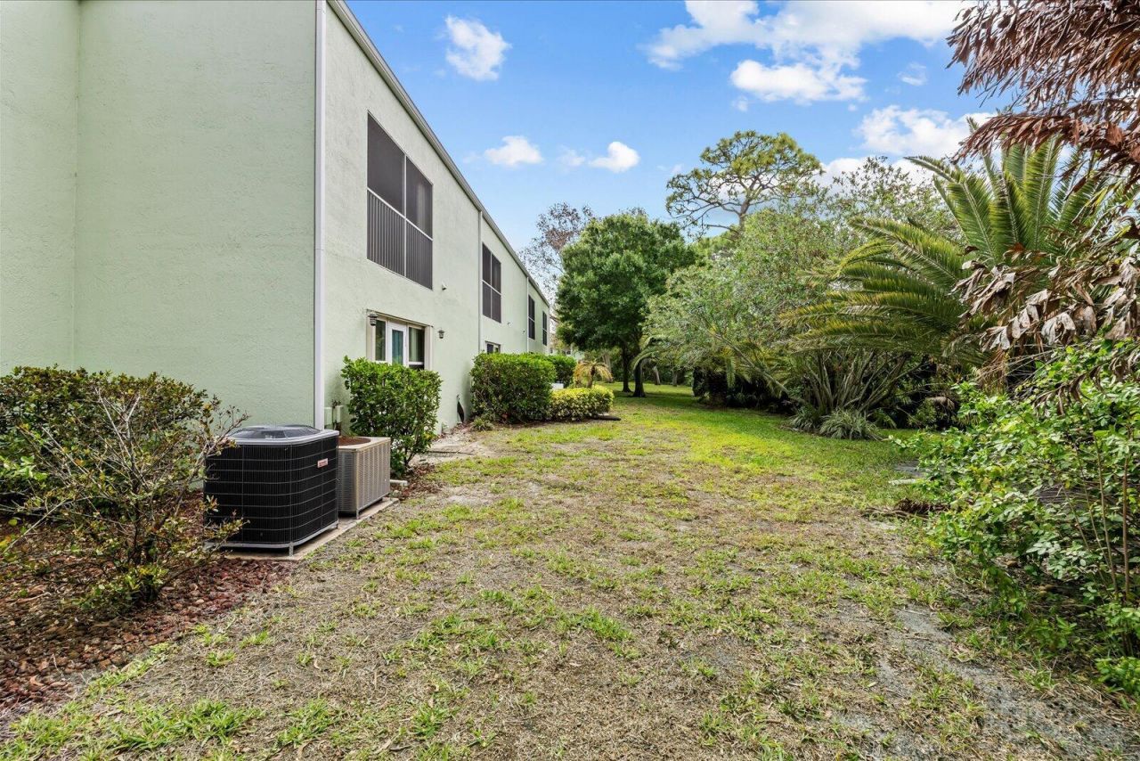 2074 SE Wild Meadow Circle, Port Saint Lucie, FL 34952 Photo
