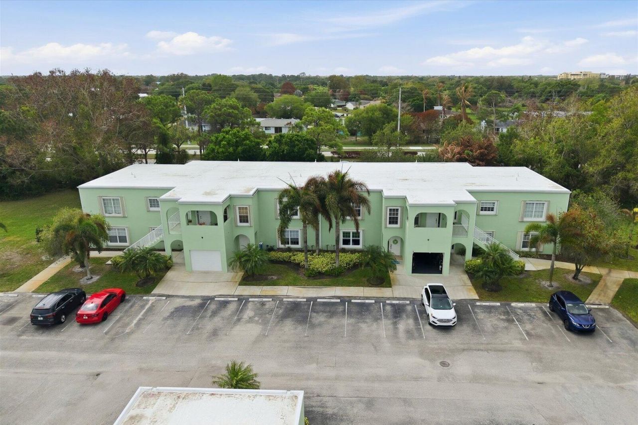 2074 SE Wild Meadow Circle, Port Saint Lucie, FL 34952 Photo