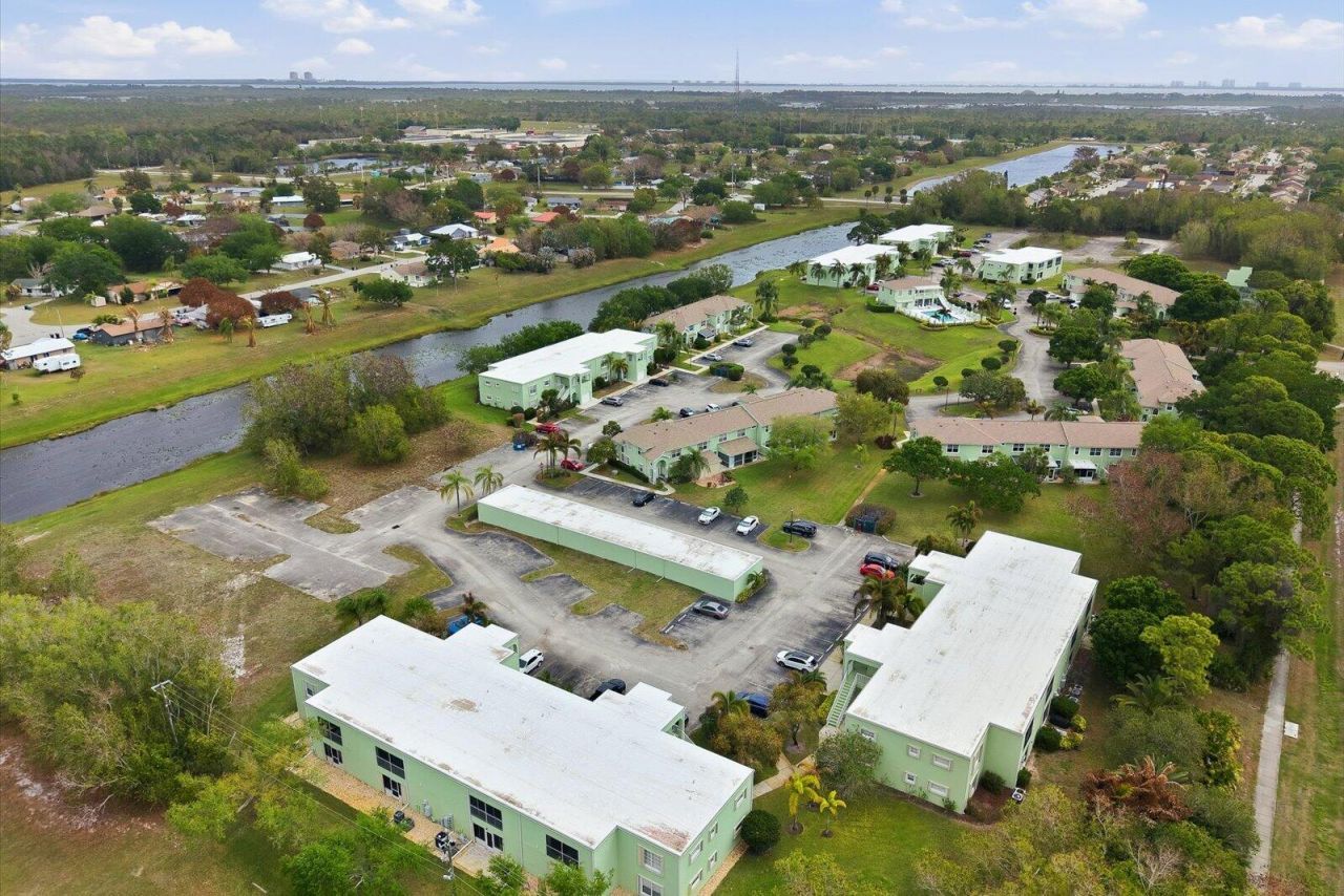 2074 SE Wild Meadow Circle, Port Saint Lucie, FL 34952 Photo