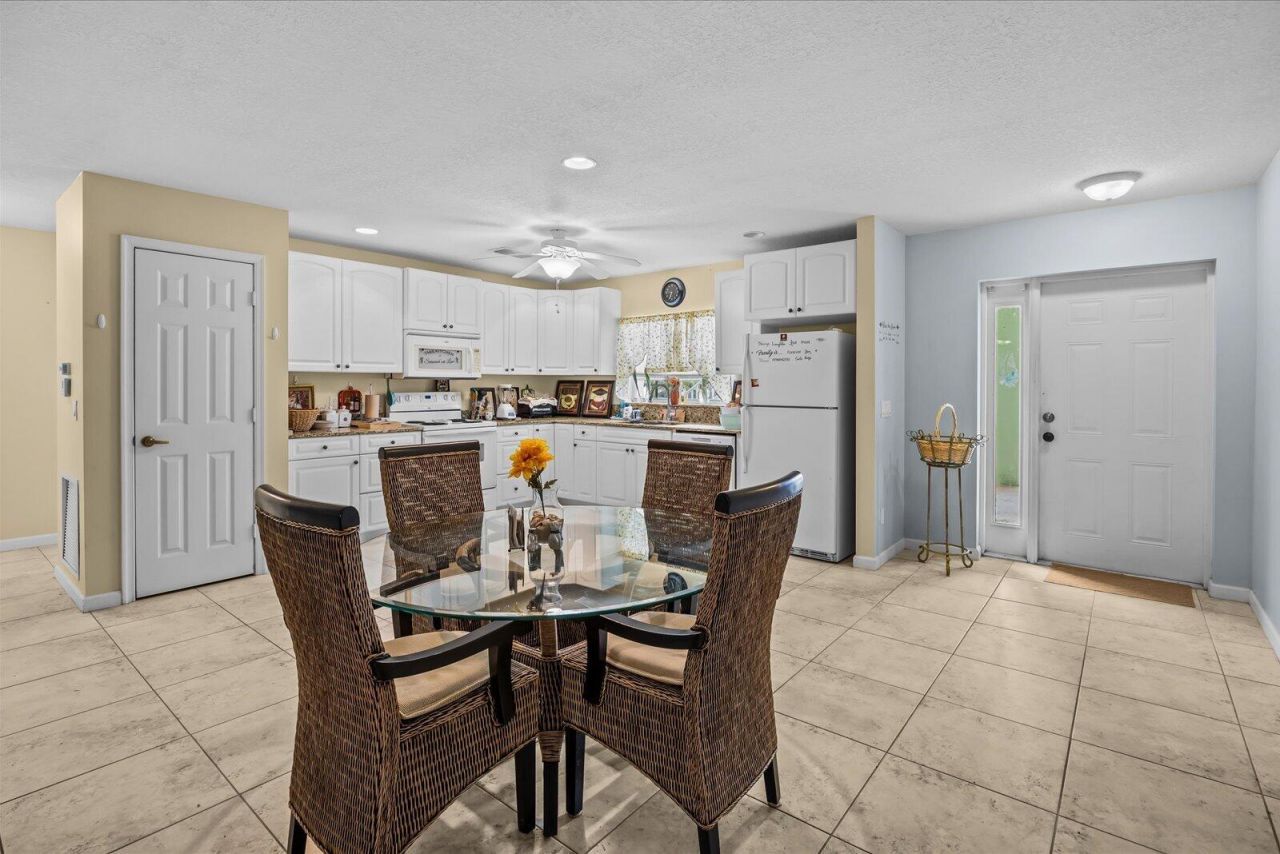 2074 SE Wild Meadow Circle, Port Saint Lucie, FL 34952 Photo