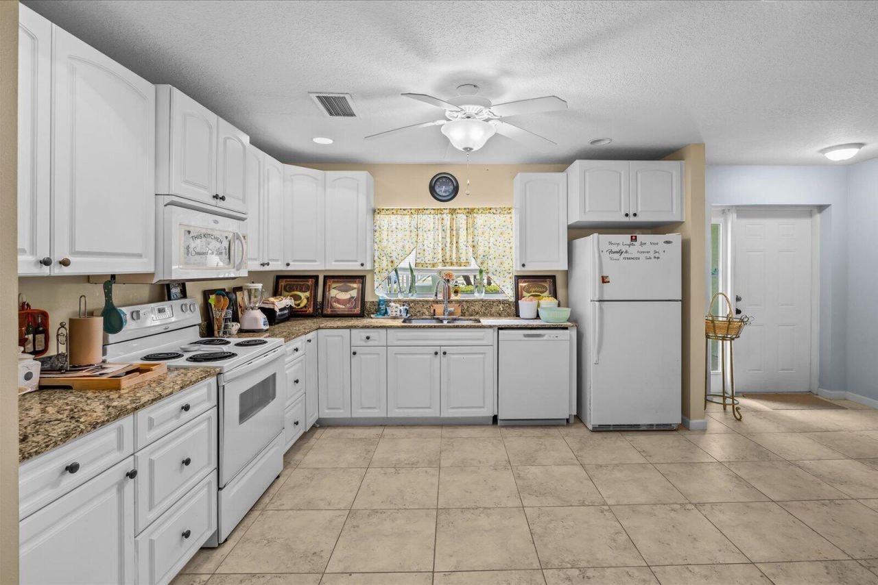 2074 SE Wild Meadow Circle, Port Saint Lucie, FL 34952 Photo