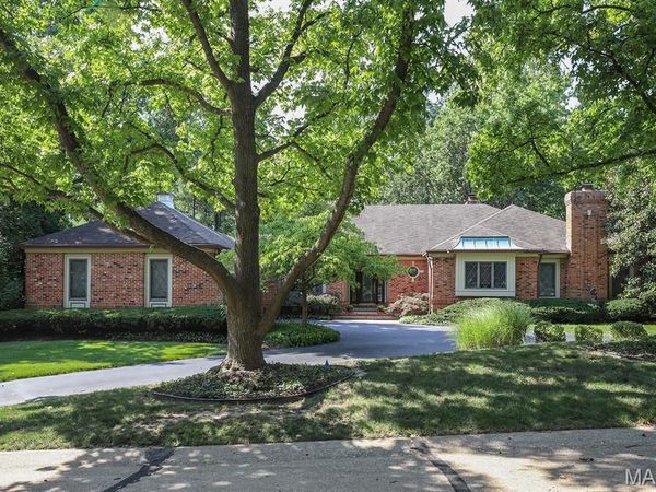 13290 Tall Pine Court, Town and Country, MO 63017