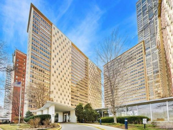 3950 N Lake Shore Drive, Unit 727, Chicago, IL 60613