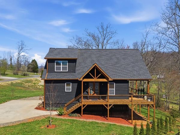 784 Sneaking Creek Drive, Hayesville, NC 28904