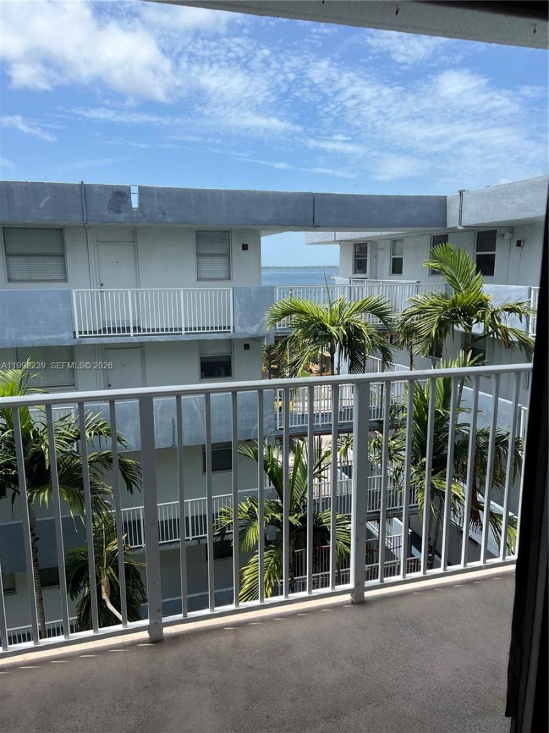 1801 S Treasure Dr , Unit 512A, North Bay Village, FL 33141 Photo