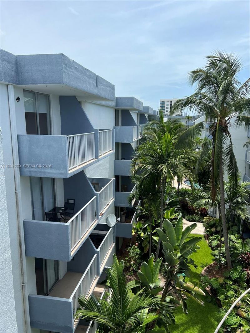 1801 S Treasure Dr , Unit 512A, North Bay Village, FL 33141 Photo