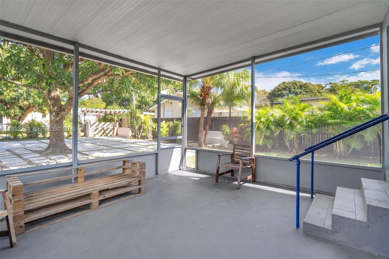 2537 SW 15th St, Miami, FL 33145 Photo