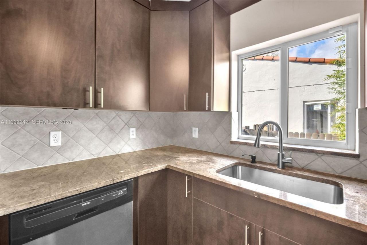 2537 SW 15th St, Miami, FL 33145 Photo