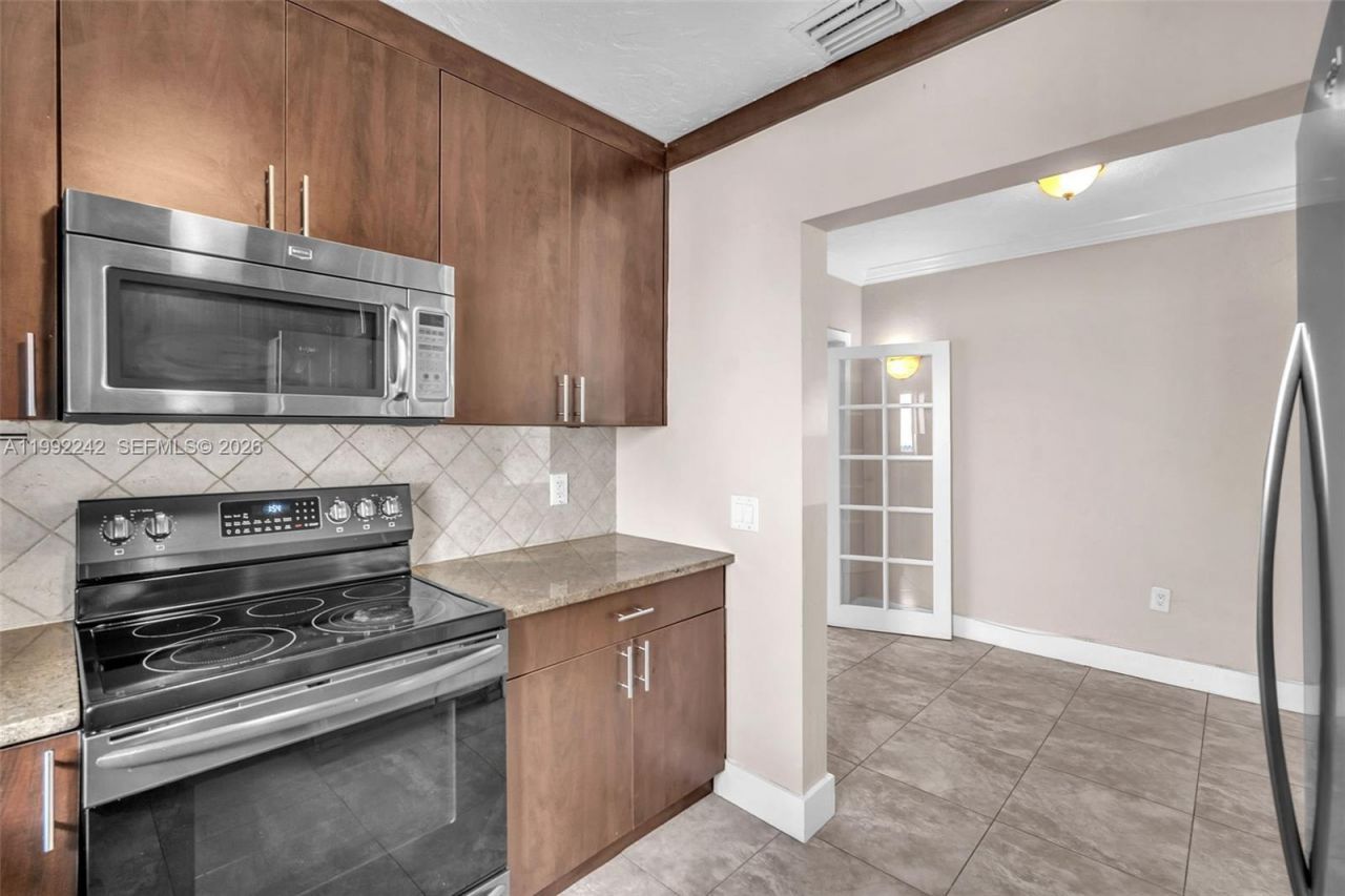 2537 SW 15th St, Miami, FL 33145 Photo