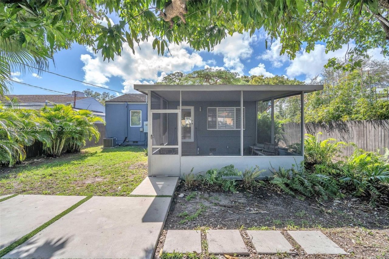 2537 SW 15th St, Miami, FL 33145 Photo