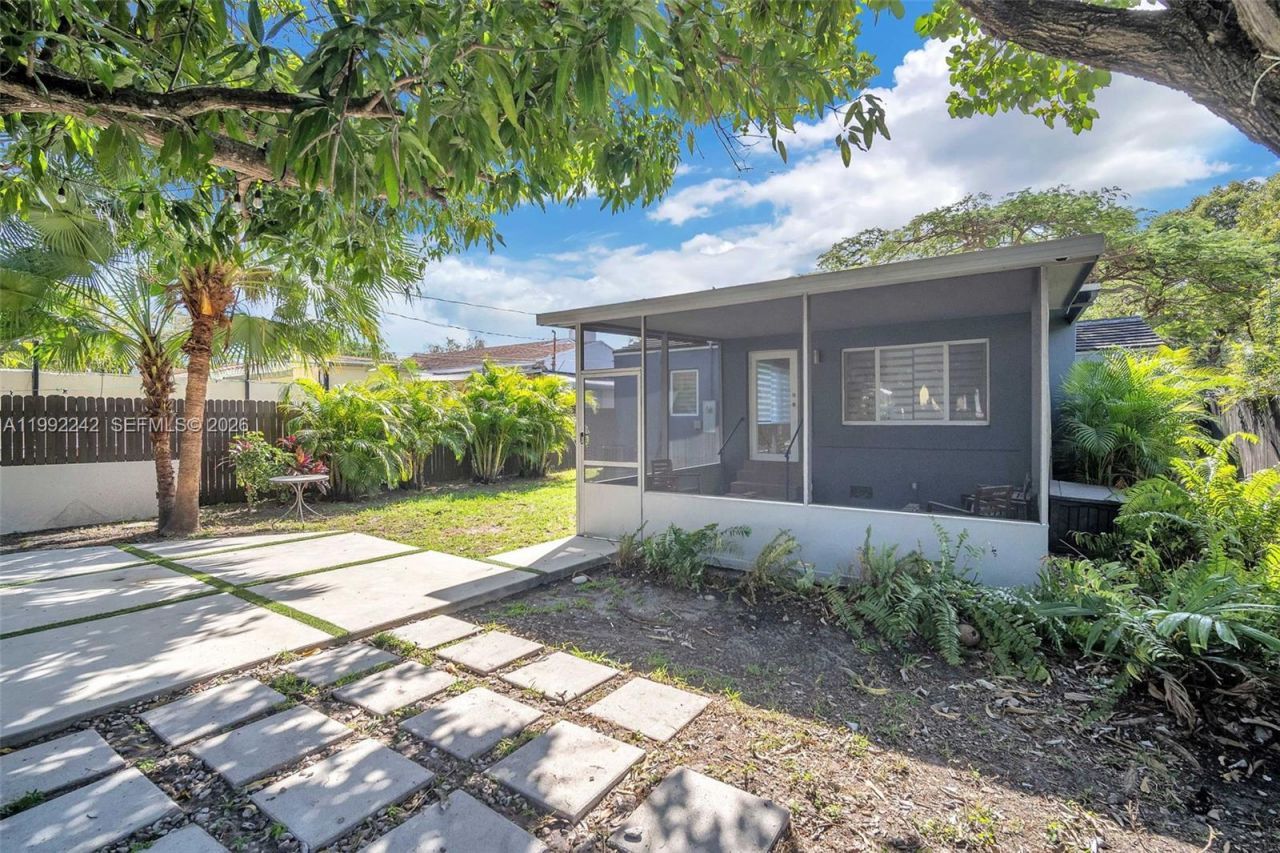 2537 SW 15th St, Miami, FL 33145 Photo