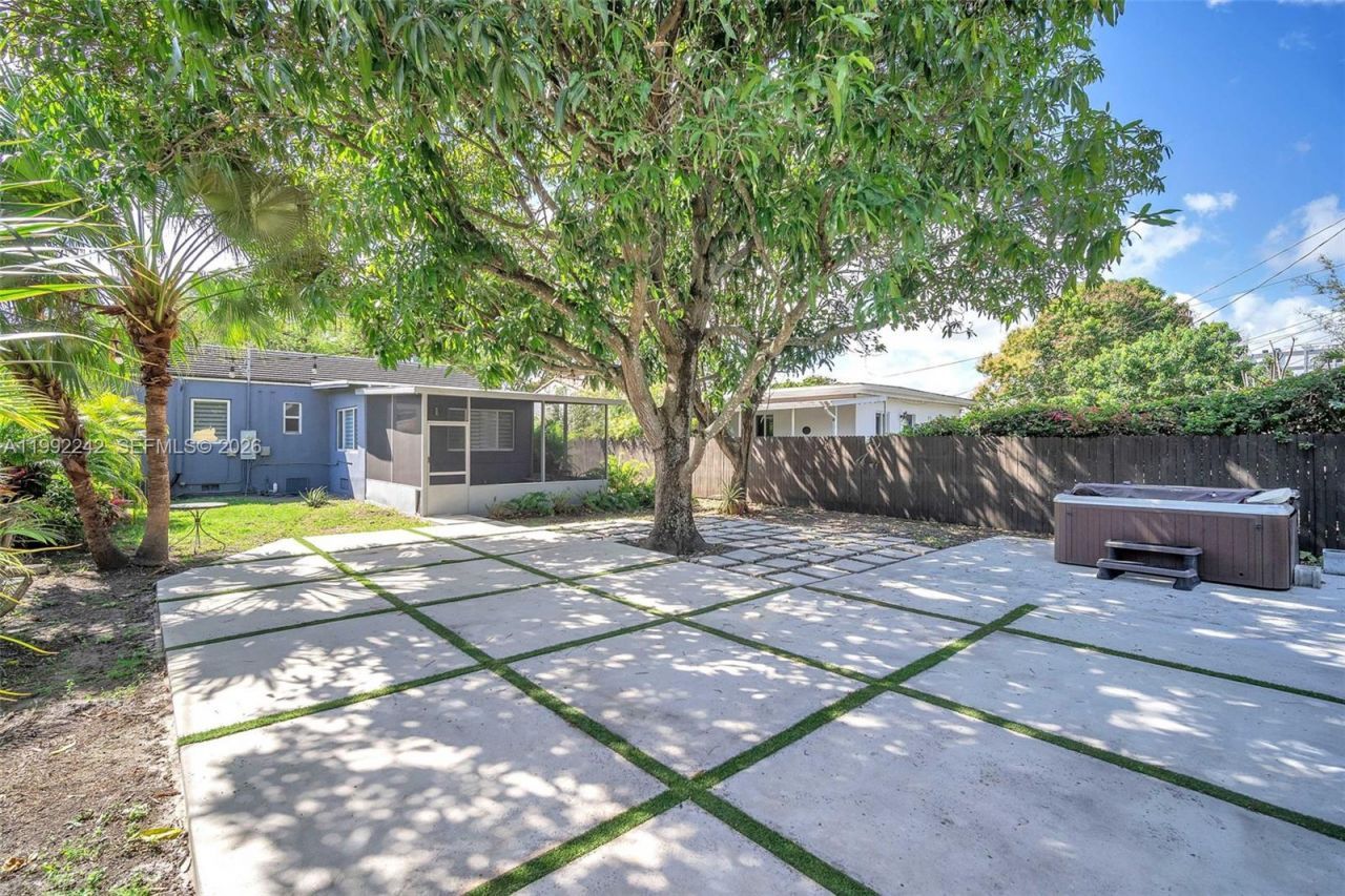 2537 SW 15th St, Miami, FL 33145 Photo