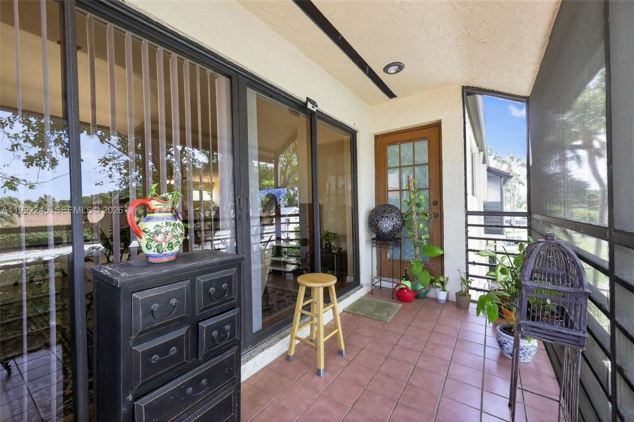 4 Via De Casas Sur, Unit 202, Boynton Beach, FL 33426 Photo