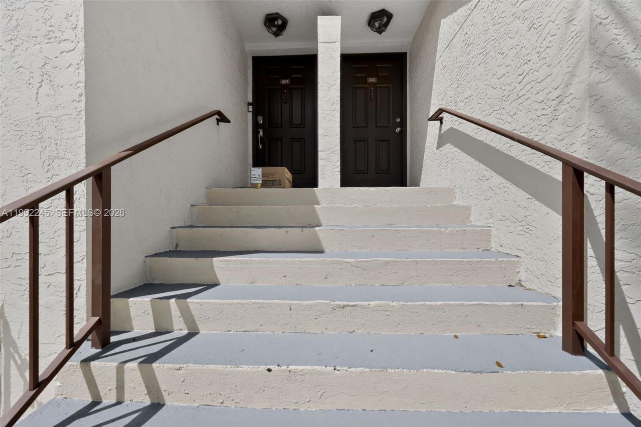 4 Via De Casas Sur, Unit 202, Boynton Beach, FL 33426 Photo