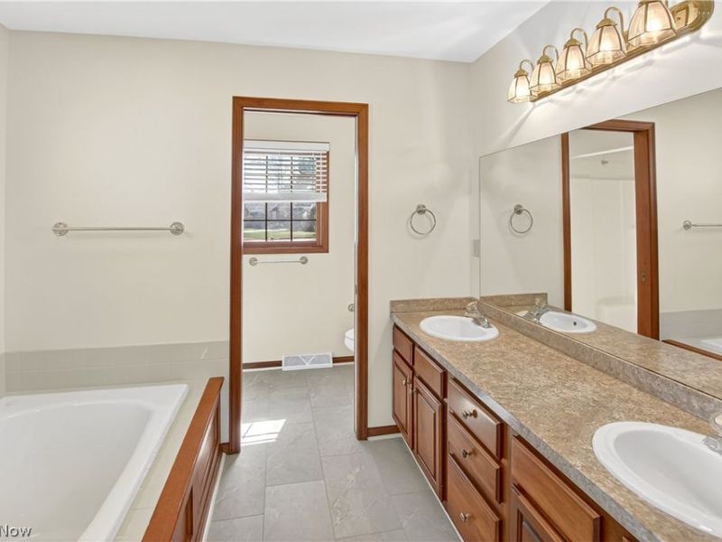 218 Wells Court , Euclid, OH 44132 Photo 18