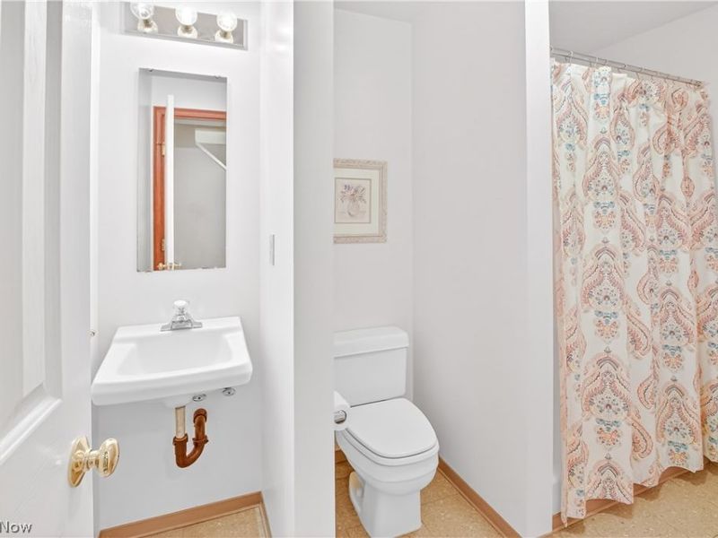 218 Wells Court , Euclid, OH 44132 Photo 28