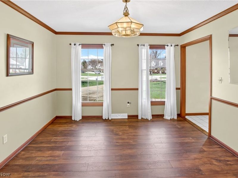 218 Wells Court , Euclid, OH 44132 Photo 4