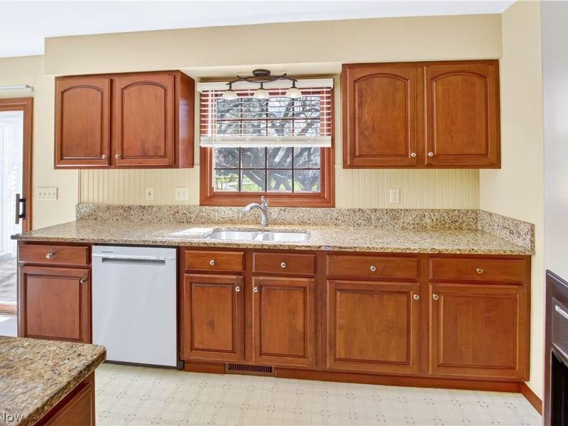 218 Wells Court , Euclid, OH 44132 Photo 9