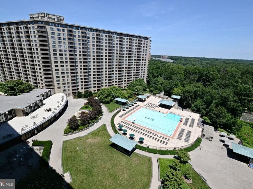 5225 Pooks Hill Road, Unit 1517N, Bethesda, MD 20814 Main Photo