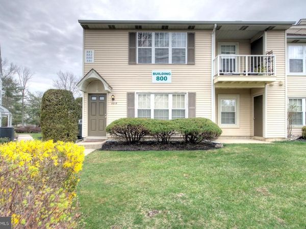 881B SCOTSWOOD COURT , MOUNT LAUREL, NJ 08054