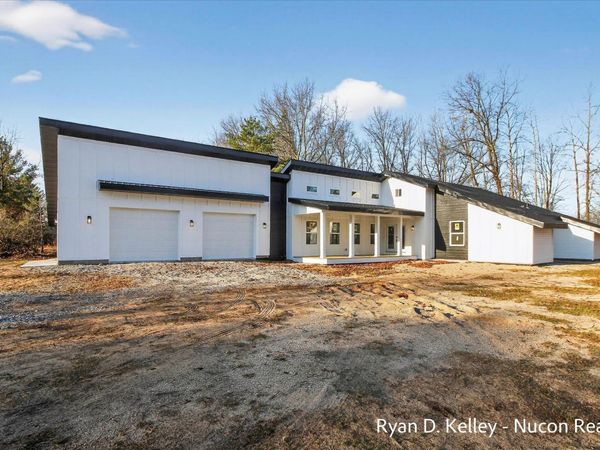 8411 Peninsula Drive W, Stanwood, MI 49346