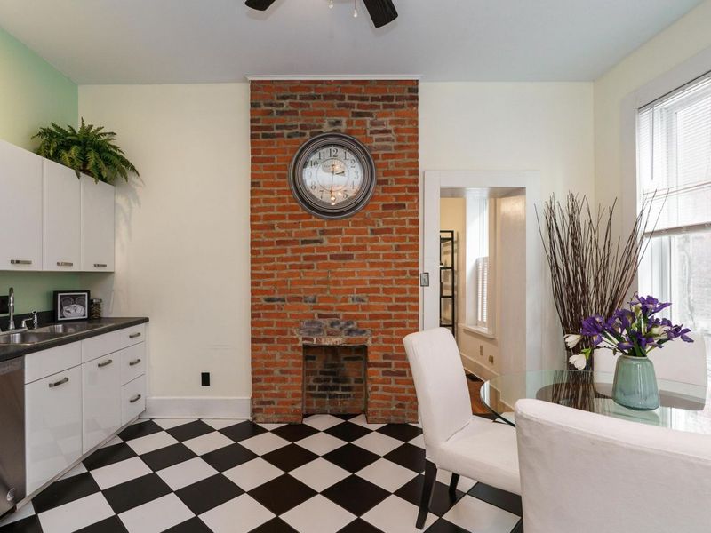 66 E Hubbard Avenue , Columbus, OH 43215 Photo 10