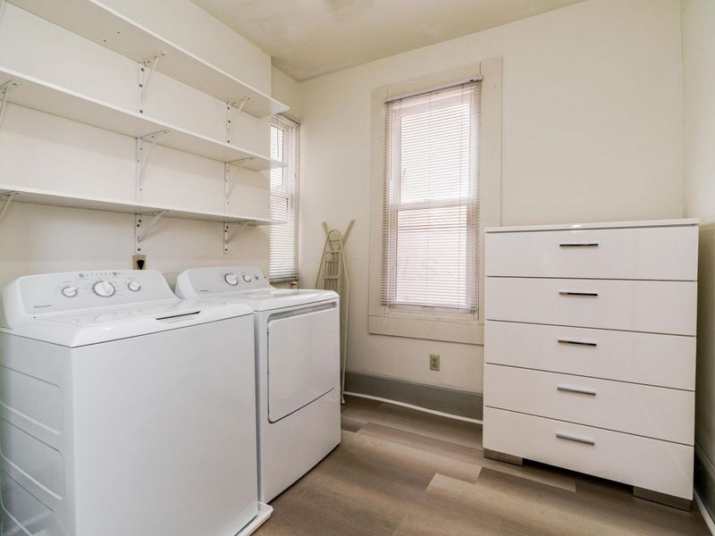 66 E Hubbard Avenue , Columbus, OH 43215 Photo 14