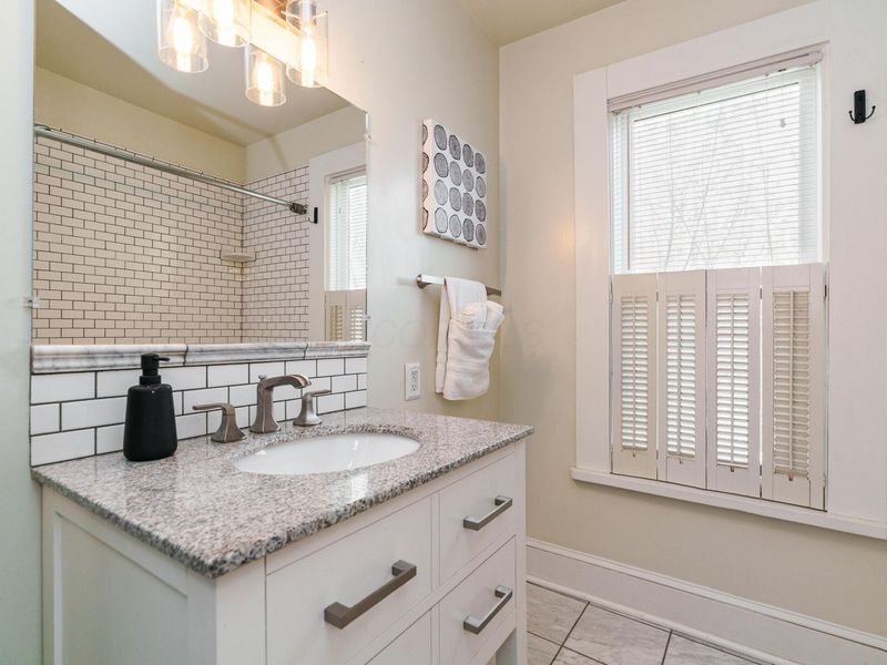 66 E Hubbard Avenue, Columbus, OH 43215 Photo 16