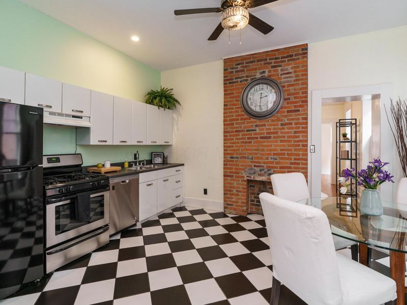 66 E Hubbard Avenue , Columbus, OH 43215 Photo 9